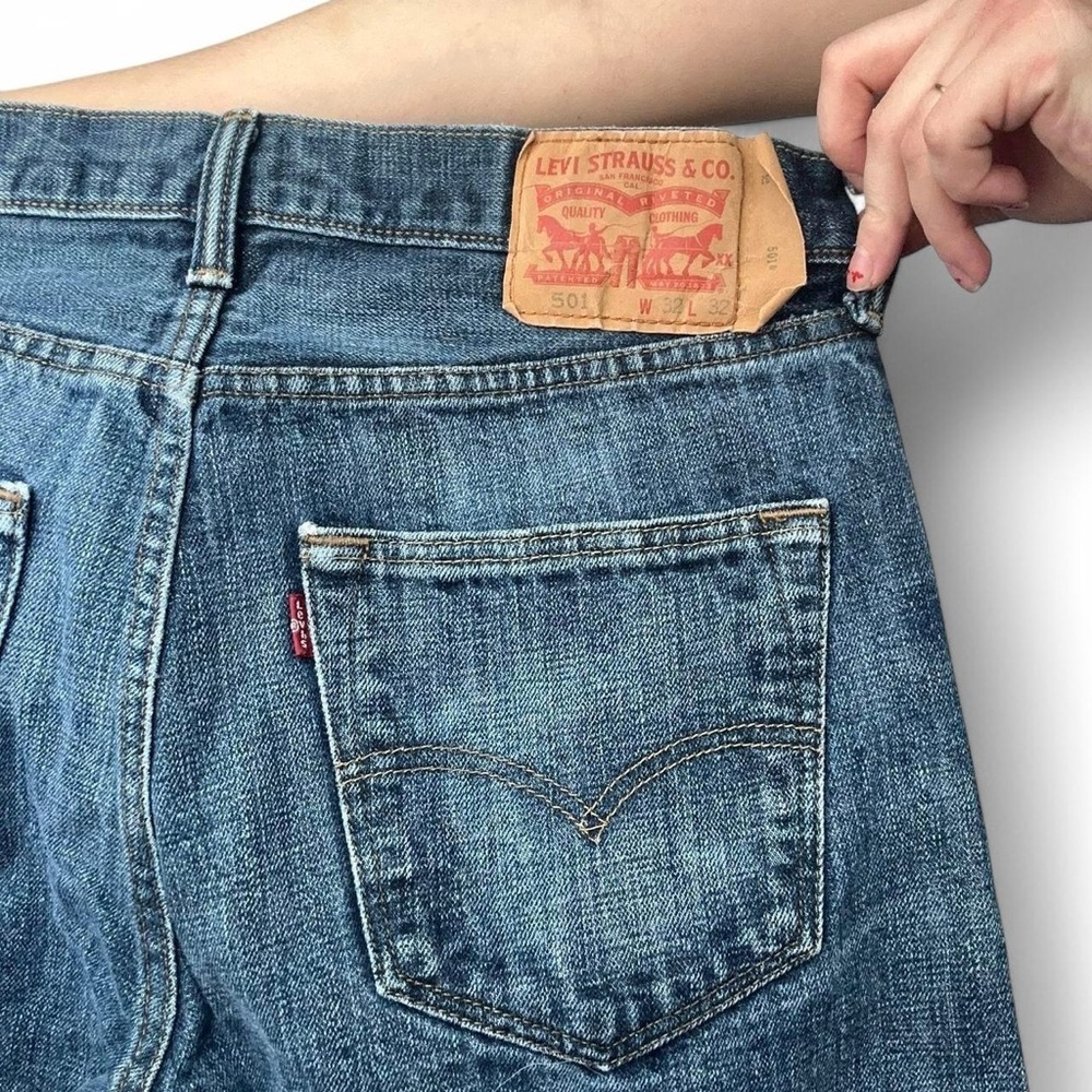 Levi 501 90s dark wash denim jeans